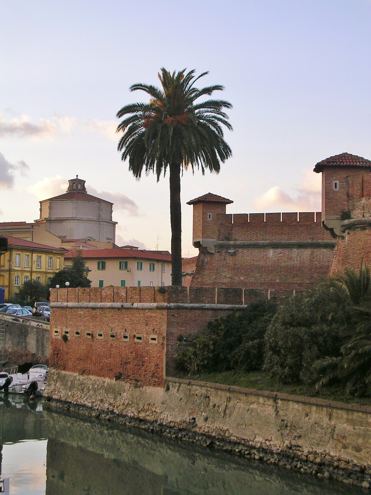 Livorno: la puerta a la Toscana desde el crucero 7 El barrio de la Venezia Nuova de Livorno con sus canales y puentes