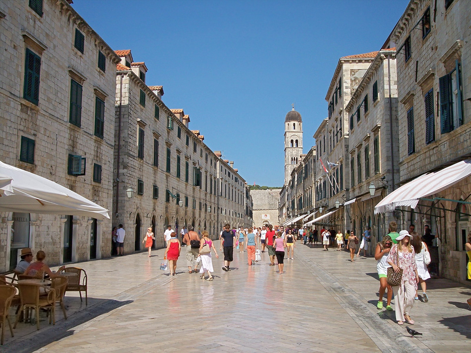 Qué ver en Dubrovnik en un día de crucero 9 El Stradun, la calle principal del casco histórico de Dubrovnik