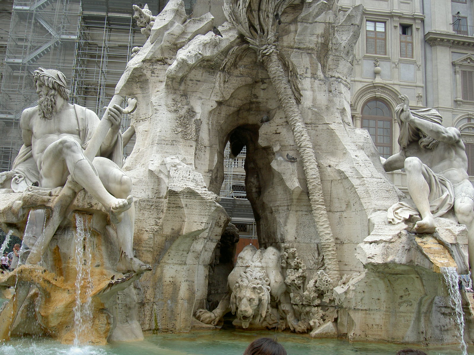 Civitavecchia: cómo llegar a Roma desde el crucero 9 La Piazza Navona de Roma con la Fuente de los Cuatro Ríos de Bernini