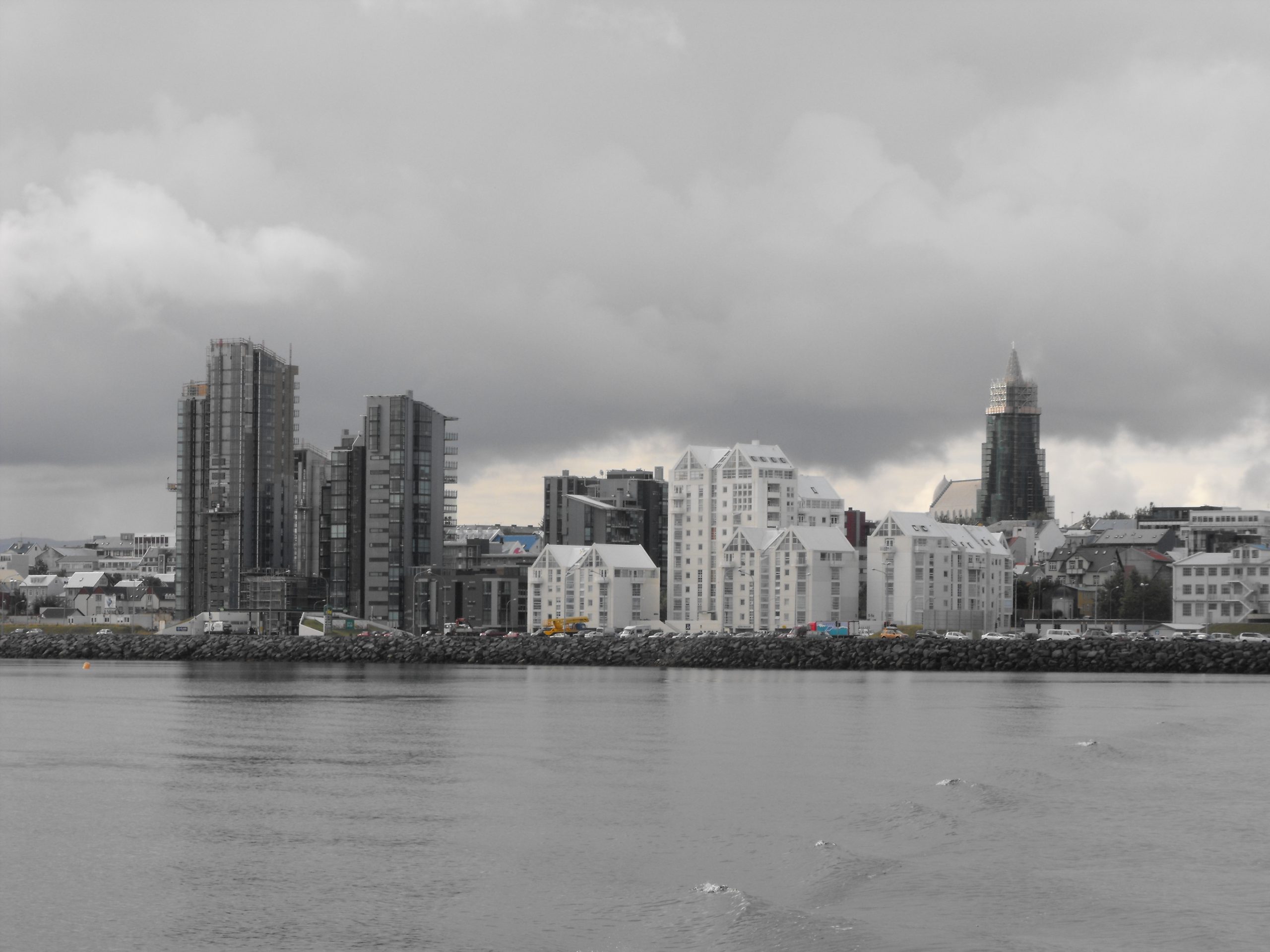 Qué ver en Reikiavik en un día de crucero 4 Reikiavik y la Hallgrímskirkja vistos desde el mar de Islandia