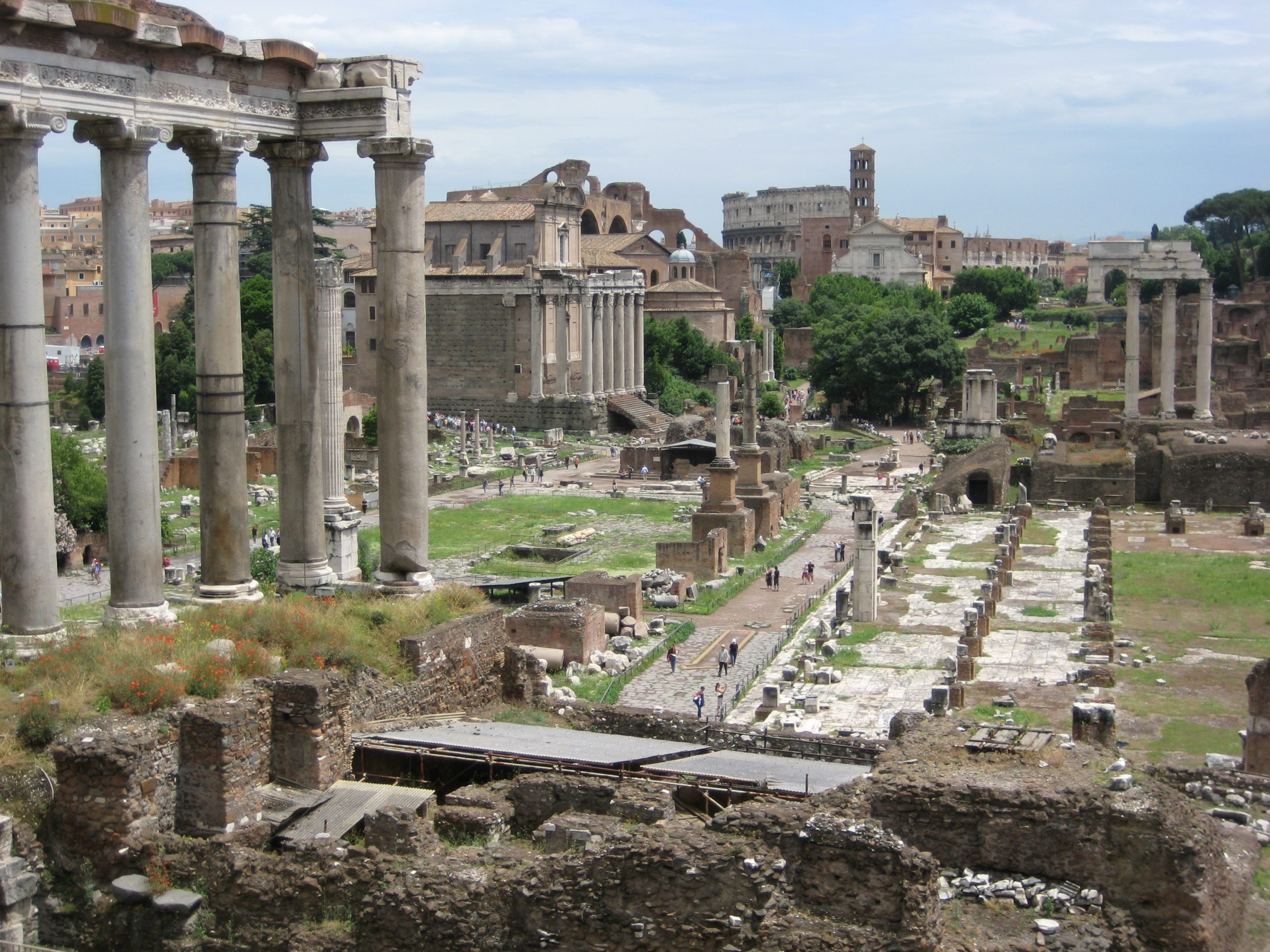 Civitavecchia: cómo llegar a Roma desde el crucero 4 El Foro Romano, corazón de la Roma imperial