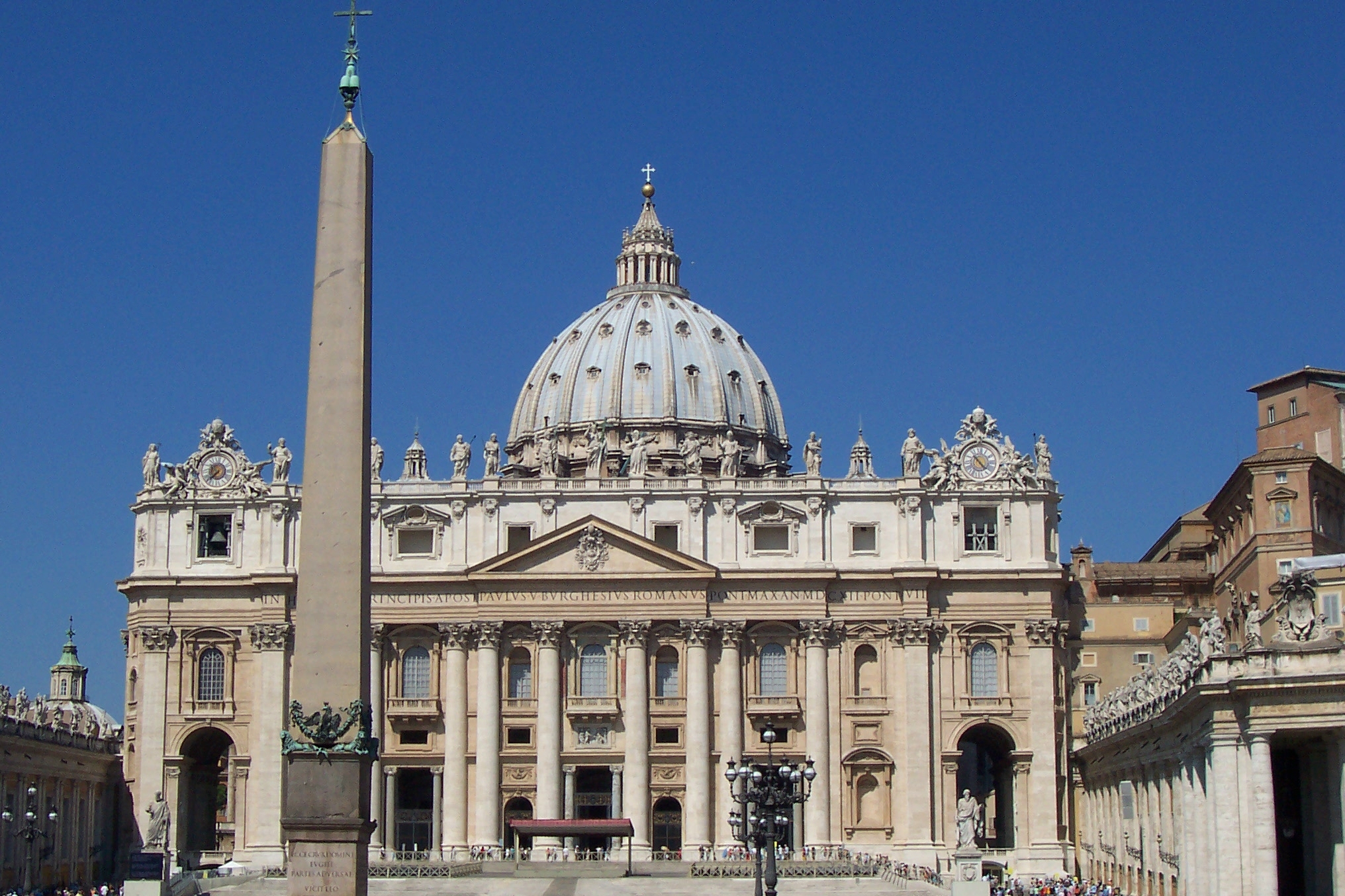 Civitavecchia: cómo llegar a Roma desde el crucero 5 La Basílica de San Pedro en el Vaticano, uno de los templos más importantes del mundo