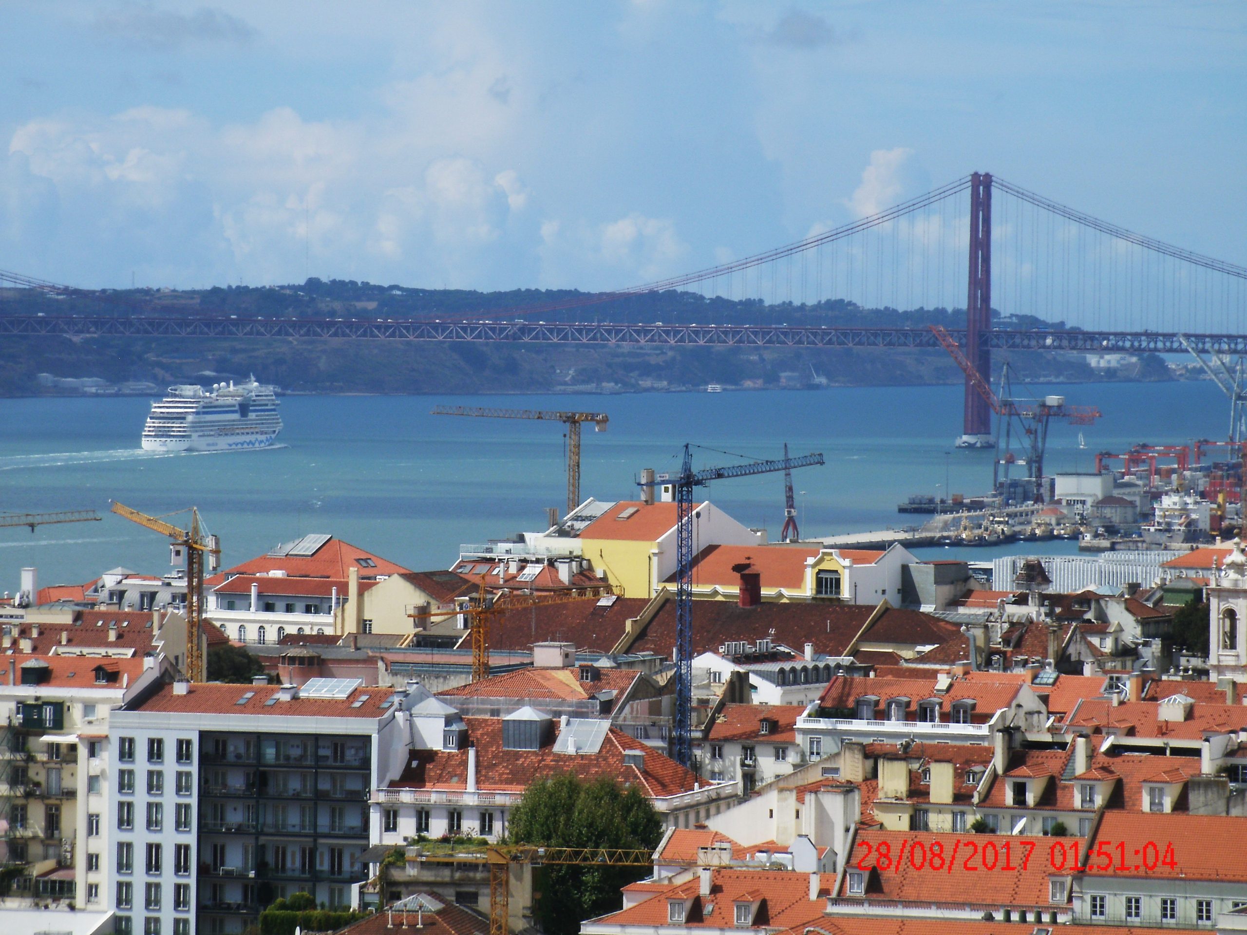 Qué ver en Lisboa en un día de crucero 8 El río Tajo a su paso por Lisboa, escenario de excursiones en barco y paseos